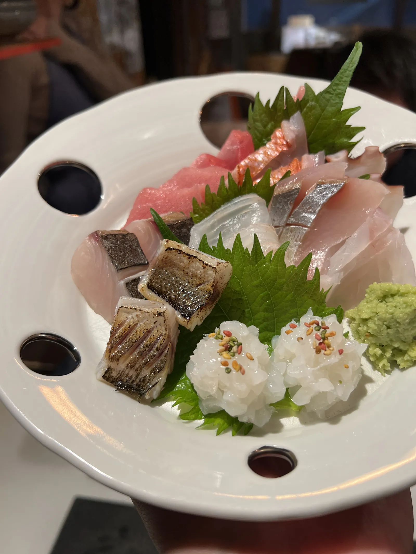 丸皿の刺身